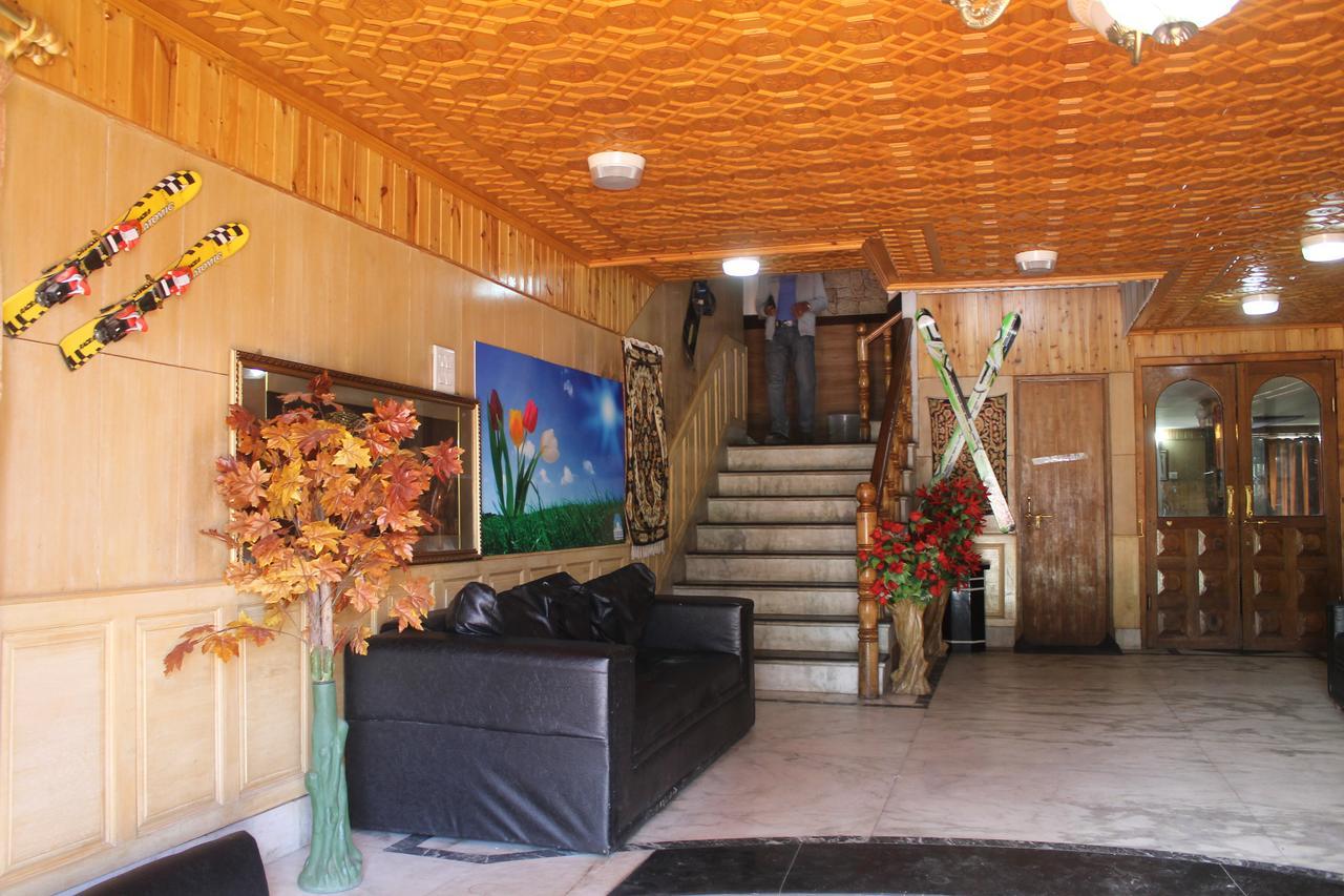 גולמארג Fluorescence Hotel And Restaurant מראה חיצוני תמונה